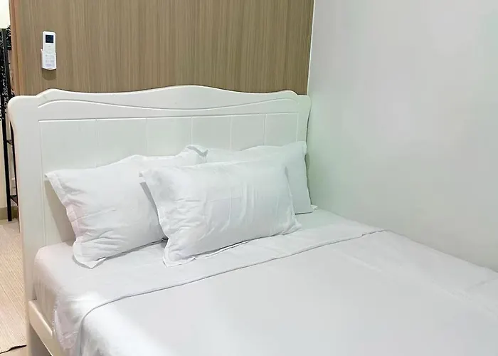 Apartment 1 Bedroom At Shore 2 Near Airport With Balcony & Pool View Manila
