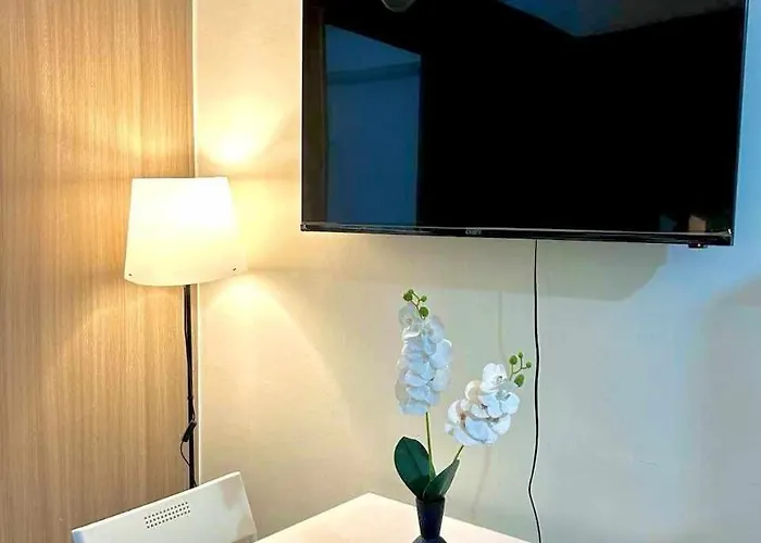 1 Bedroom At Shore 2 Near Airport With Balcony & Pool View Apartment *