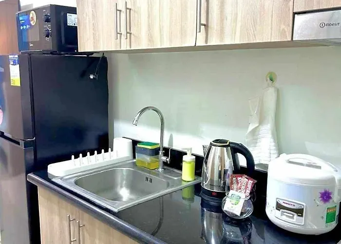 1 Bedroom At Shore 2 Near Airport With Balcony & Pool View Apartment *