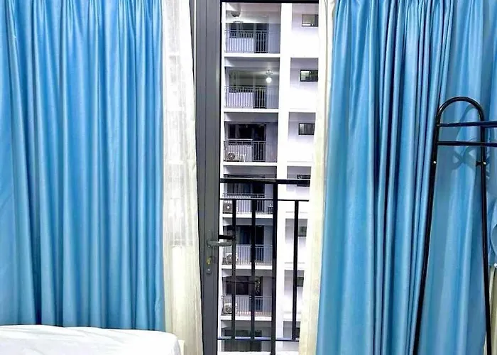 1 Bedroom At Shore 2 Near Airport With Balcony & Pool View Apartment Manila