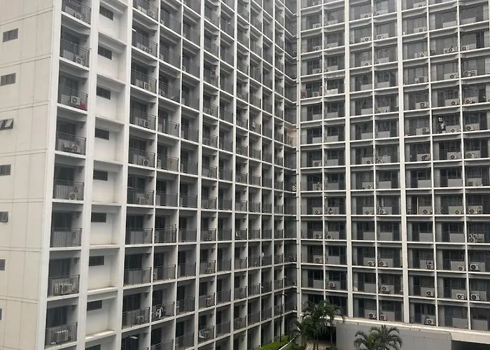 Apartment 1 Bedroom At Shore 2 Near Airport With Balcony & Pool View